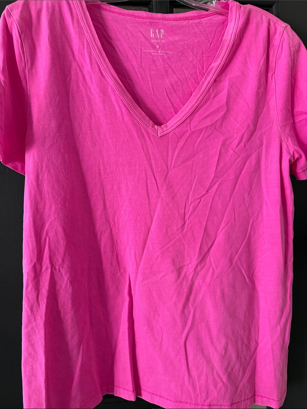 GAP Women's Bright Pink V-Neck Short Sleeve Tee